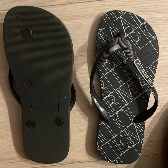 Emporio Armani flip flops - Picture 2 of 4